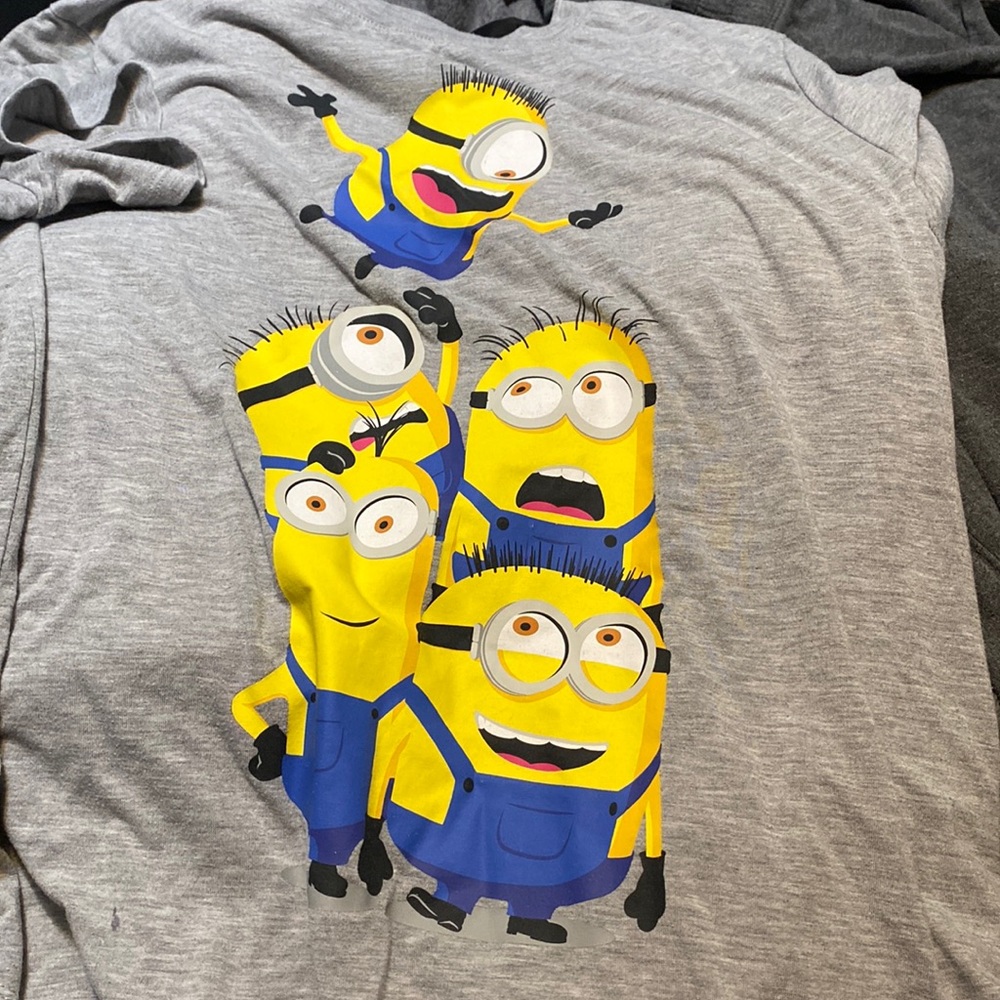 Minions shirt.